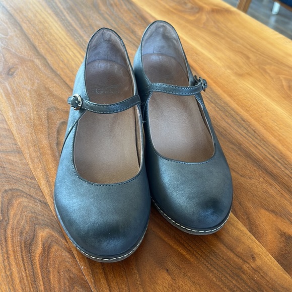 Dansko Mary Jane with slight wedge heel. In a gray pewter color. - Picture 2 of 5